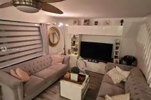 9335 NW 45th St, Sunrise, FL 33351 - Photo 8