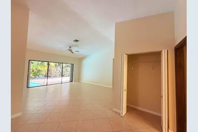 71 Laredo Lane, Boca Raton, FL 33487 - Photo 4