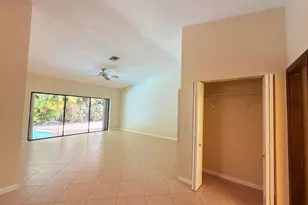 71 Laredo Ln, Boca Raton, FL 33487 - Photo 4
