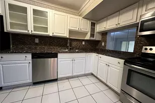 6630 Racquet Club Dr, Lauderhill, FL 33319 - Photo 6