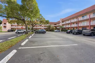 9460 Sunrise Lakes Blvd, Sunrise, FL 33322 - Photo 22