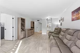 9460 Sunrise Lakes Blvd, Sunrise, FL 33322 - Photo 8