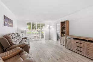 9460 Sunrise Lakes Blvd, Sunrise, FL 33322 - Photo 6