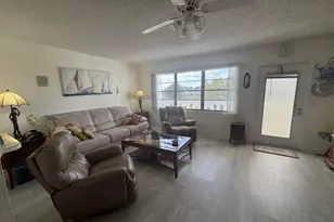 4106 Cambridge E, Deerfield Beach, FL 33442 - Photo 4