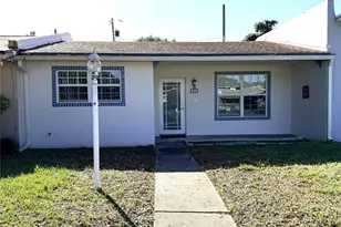 810 N Golf Dr, Hollywood, FL 33021 - Photo 1