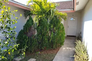 681 Pine Ridge Terrace, Davie, FL 33325 - Photo 2