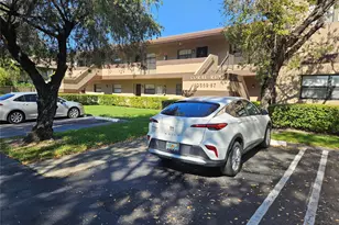 10571 Royal Palm Blvd, Coral Springs, FL 33065 - Photo 2