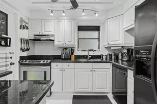 2307 S Cypress Bend Dr, Pompano Beach, FL 33069 - Photo 14