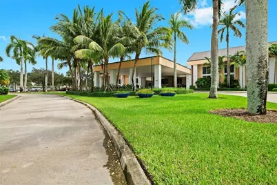 9784 Malvern Drive #9784, Tamarac, FL 33321 - Photo 16