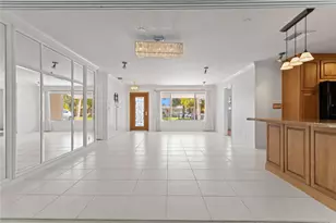 2325 NE 9th St, Pompano Beach, FL 33062 - Photo 8