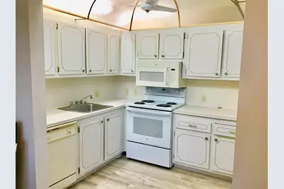 204 Preston #204, Boca Raton, FL 33434 - Photo 4