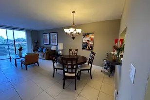 900 Colony Point Cir, Pembroke Pines, FL 33026 - Photo 12