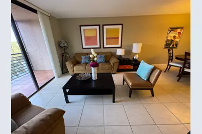 900 Colony Point Circle #407, Pembroke Pines, FL 33026 - Photo 10