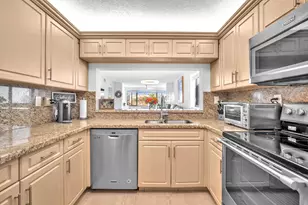 10738 W Clairmont Cir, Fort Lauderdale, FL 33321 - Photo 8