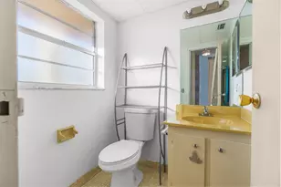 1010 Country Club Dr, Margate, FL 33063 - Photo 26