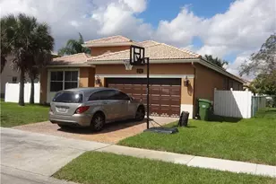 16231 SW 10th St, Pembroke Pines, FL 33027 - Photo 1
