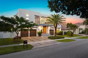 2631 NE 48th Ct, Lighthouse Point, FL 33064 - Photo 2