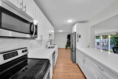 5708 NW 24th Street, Margate, FL 33063 - Photo 10