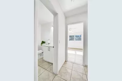 8211 NW 10th Street, Pembroke Pines, FL 33024 - Photo 20