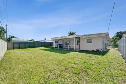 8211 NW 10th Street, Pembroke Pines, FL 33024 - Photo 32