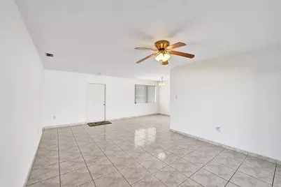 8211 NW 10th Street, Pembroke Pines, FL 33024 - Photo 10