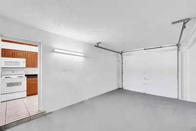 8211 NW 10th Street, Pembroke Pines, FL 33024 - Photo 26