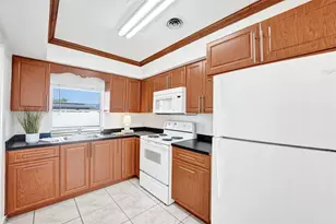 8211 NW 10th St, Pembroke Pines, FL 33024 - Photo 14