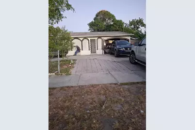 1944 NE 2nd Avenue, Pompano Beach, FL 33060 - Photo 1