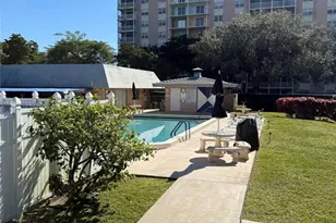 3575 Brokenwoods Dr, Coral Springs, FL 33065 - Photo 4