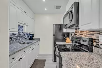 1050 SW 11th Street #1L, Hallandale Beach, FL 33009 - Photo 4