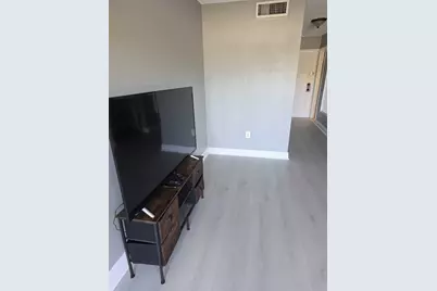 365 NE 125th Street #305, North Miami, FL 33161 - Photo 18