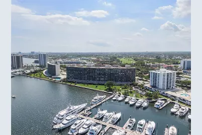 136 Lakeshore Drive #T10, North Palm Beach, FL 33408 - Photo 4