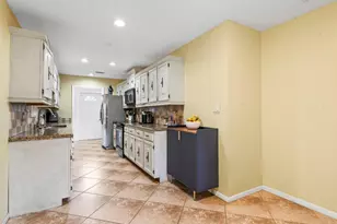 1621 Riverwood Ln, Coral Springs, FL 33071 - Photo 10