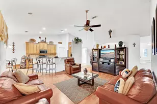 6944 NW Daffodil Ln, Port Saint Lucie, FL 34983 - Photo 16