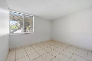 3300 NW 46th St, Oakland Park, FL 33309 - Photo 8