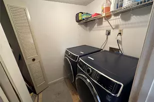 2206 S Cypress Bend Dr, Pompano Beach, FL 33069 - Photo 8