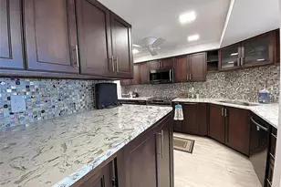 2400 Presidential Way, West Palm Beach, FL 33401 - Photo 4