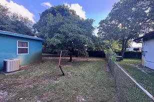 924 NW 14th Ct, Fort Lauderdale, FL 33311 - Photo 8