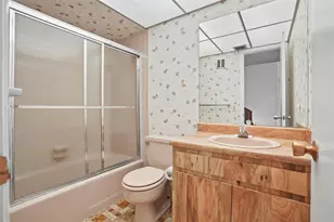 1111 Windward Dr, Pembroke Pines, FL 33026 - Photo 32