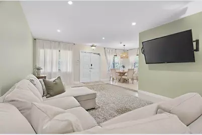 301 SE 8th Court, Pompano Beach, FL 33060 - Photo 8