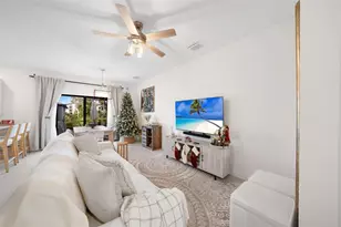 659 NW 204th St, Miami, FL 33169 - Photo 8