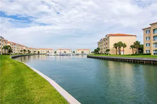 19 Harbour Isle Dr W Unit, Hutchinson Island, FL 34949 - Photo 2