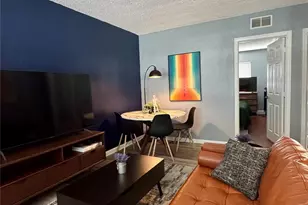 2660 NE 8th Ave, Wilton Manors, FL 33334 - Photo 2