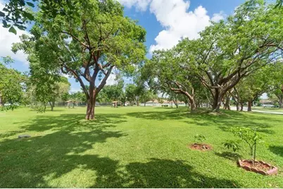 5544 Lakewood Circle #E, Pompano Beach, FL 33063 - Photo 14