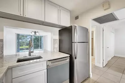 9430 Poinciana Place #415, Davie, FL 33324 - Photo 8