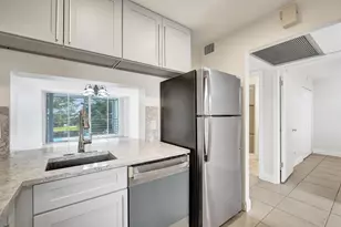 9430 Poinciana Pl, Davie, FL 33324 - Photo 8