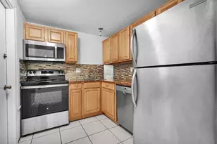 9 NE 19th Ct, Wilton Manors, FL 33305 - Photo 2