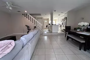 8251 NW 8th Pl, Plantation, FL 33324 - Photo 8