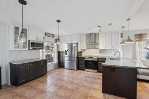 972 Azure Ln, Weston, FL 33326 - Photo 4