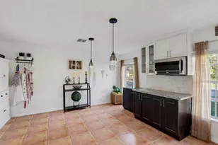 972 Azure Ln, Weston, FL 33326 - Photo 18